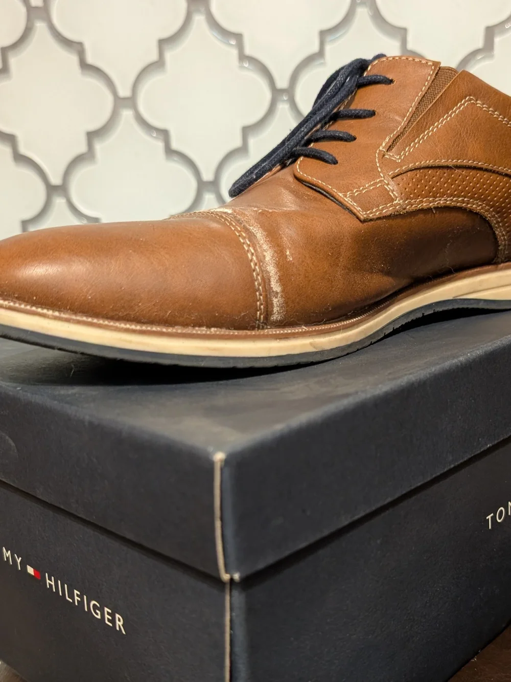 Tommy Hilfiger Men’s Brown Leather Lace-Up Dress Shoes